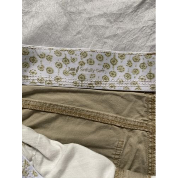 Lees Sinfully Soft Womans 18M Khaki Color  Cargo Shorts - Picture 2 of 10